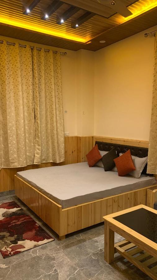 Tulip Flowing River View Hotel. Shamshi エクステリア 写真